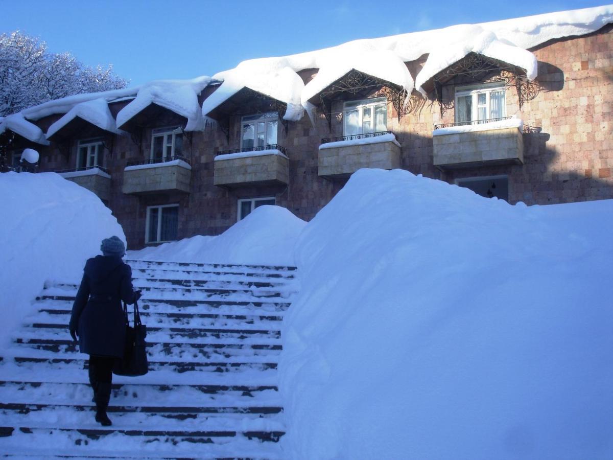 Hotel Дом Писателей Цахкадзора Exterior foto