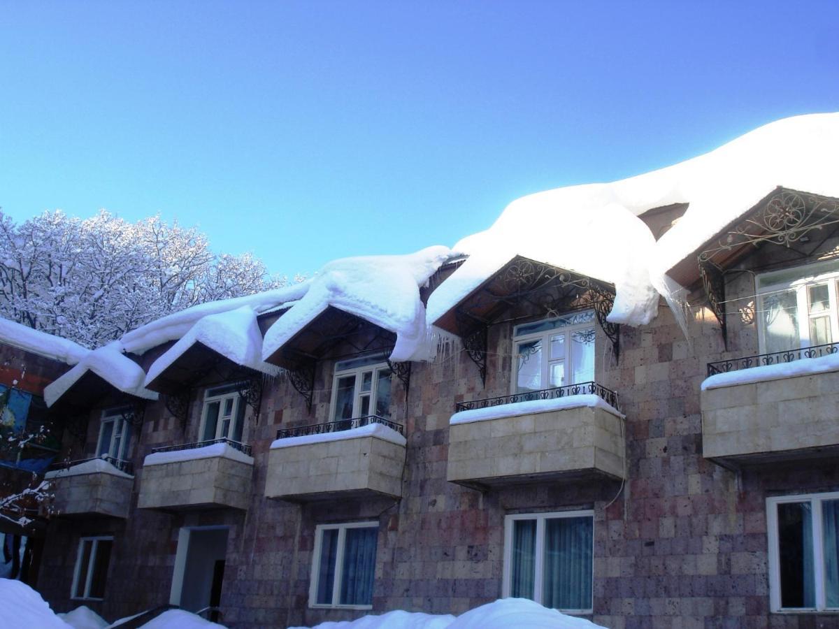 Hotel Дом Писателей Цахкадзора Exterior foto