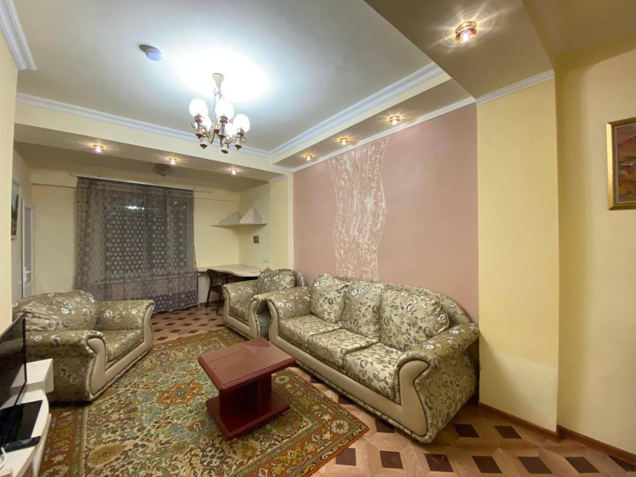 Hotel Дом Писателей Цахкадзора Exterior foto