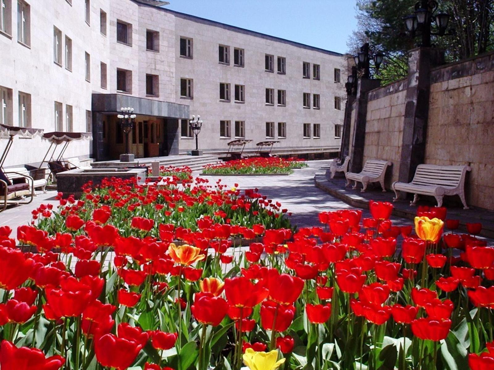 Hotel Дом Писателей Цахкадзора Exterior foto