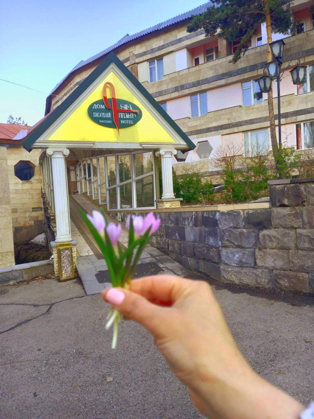 Hotel Дом Писателей Цахкадзора Exterior foto